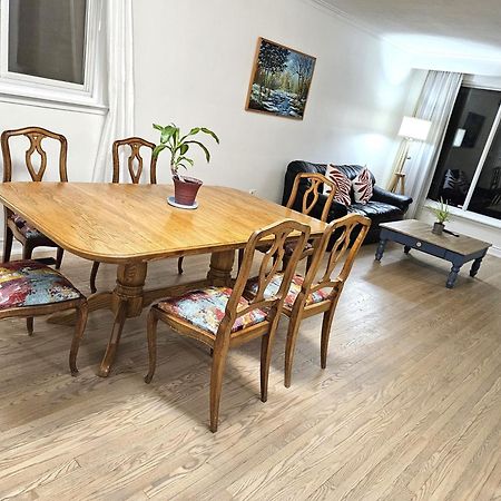 Charming Detached House Near The Airport Lejlighed Mississauga Eksteriør billede
