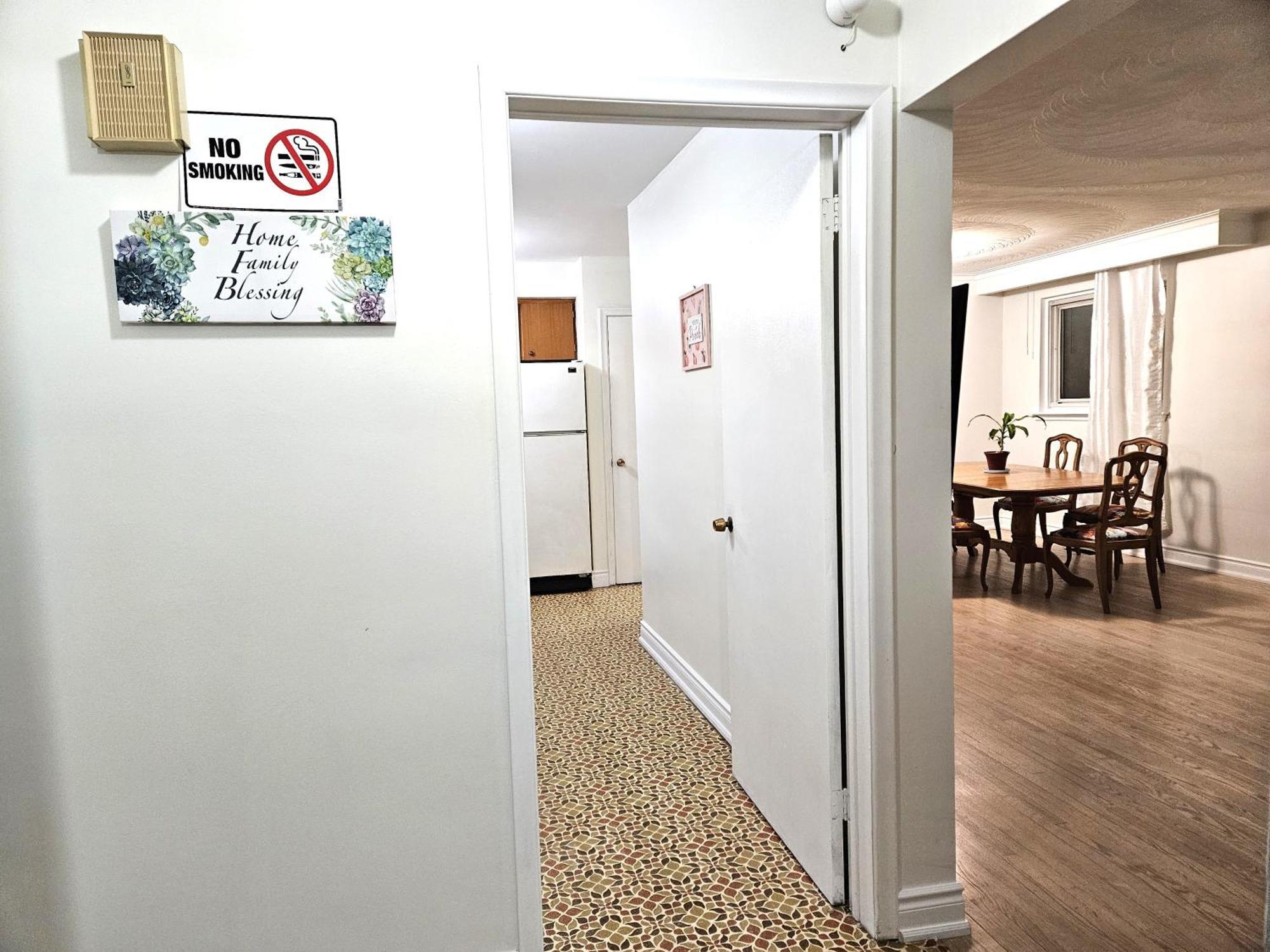 Charming Detached House Near The Airport Lejlighed Mississauga Eksteriør billede