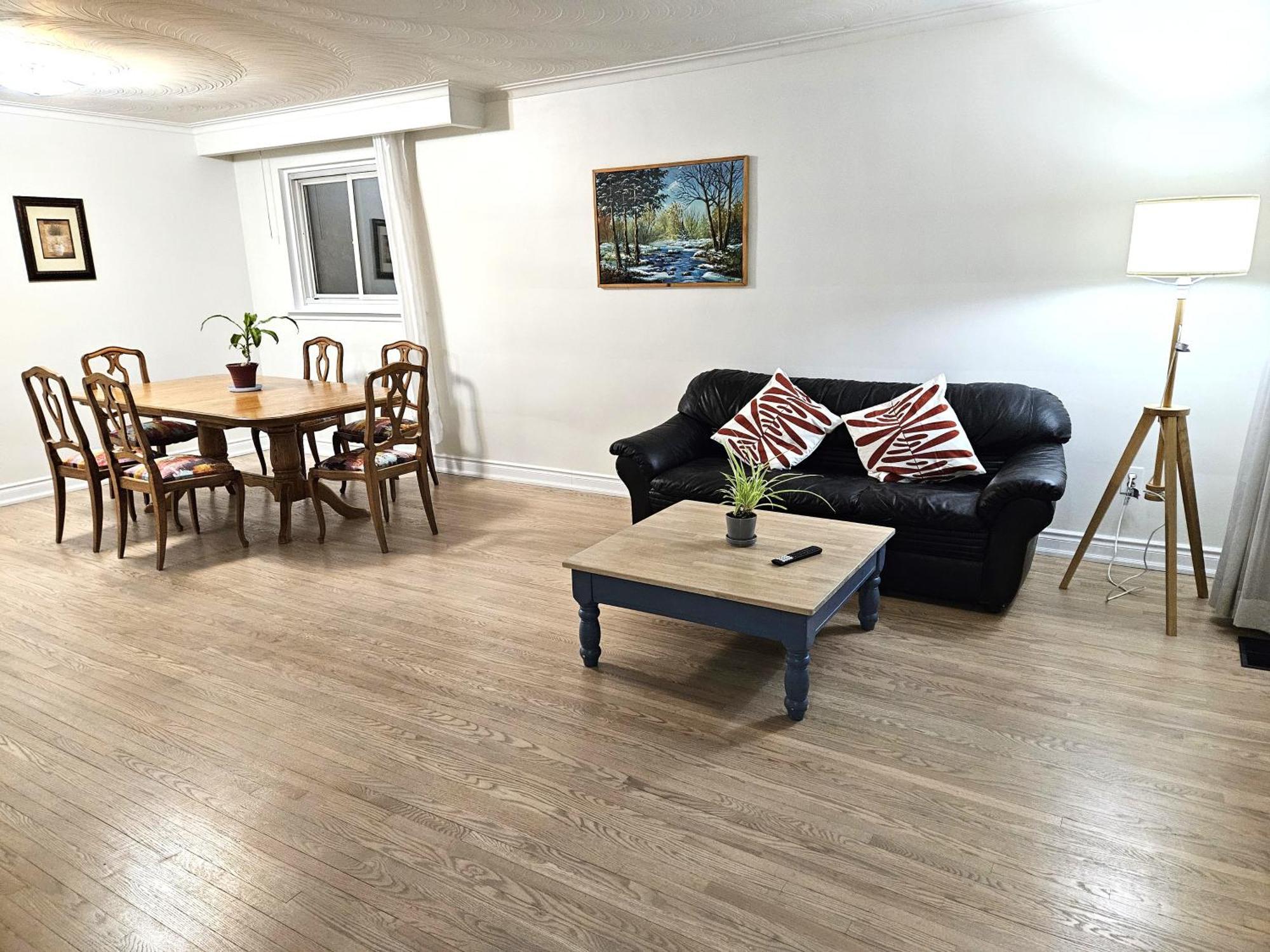 Charming Detached House Near The Airport Lejlighed Mississauga Eksteriør billede